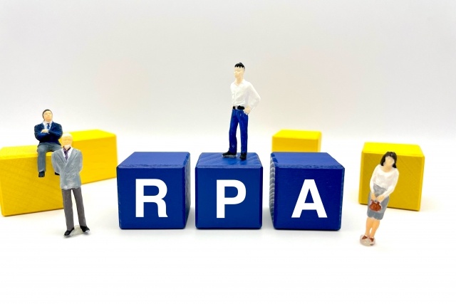 【社労士向け】今さら聞けないRPA、機能やメリットは？